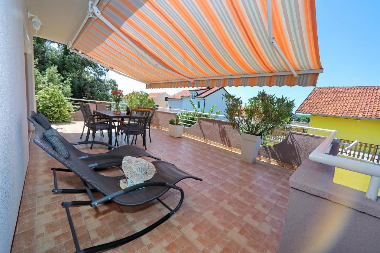 Apartments Adrian บาร์บินเย ภายนอก รูปภาพ