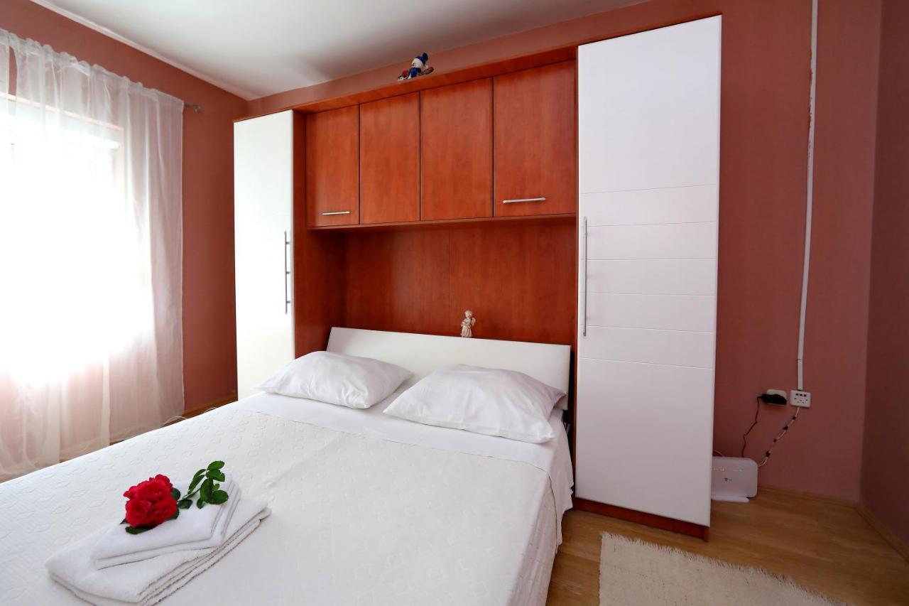 Apartments Adrian บาร์บินเย ภายนอก รูปภาพ