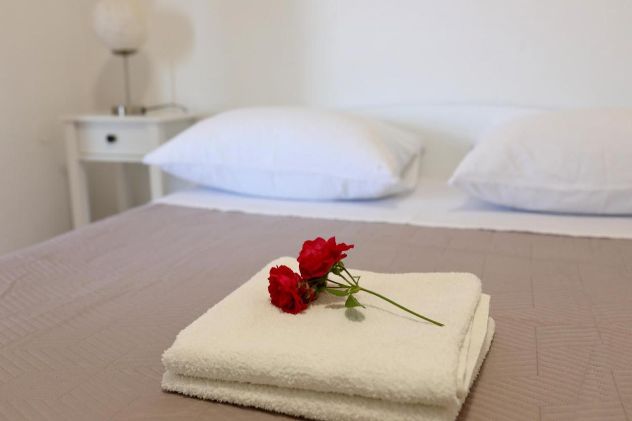 Apartments Adrian บาร์บินเย ภายนอก รูปภาพ
