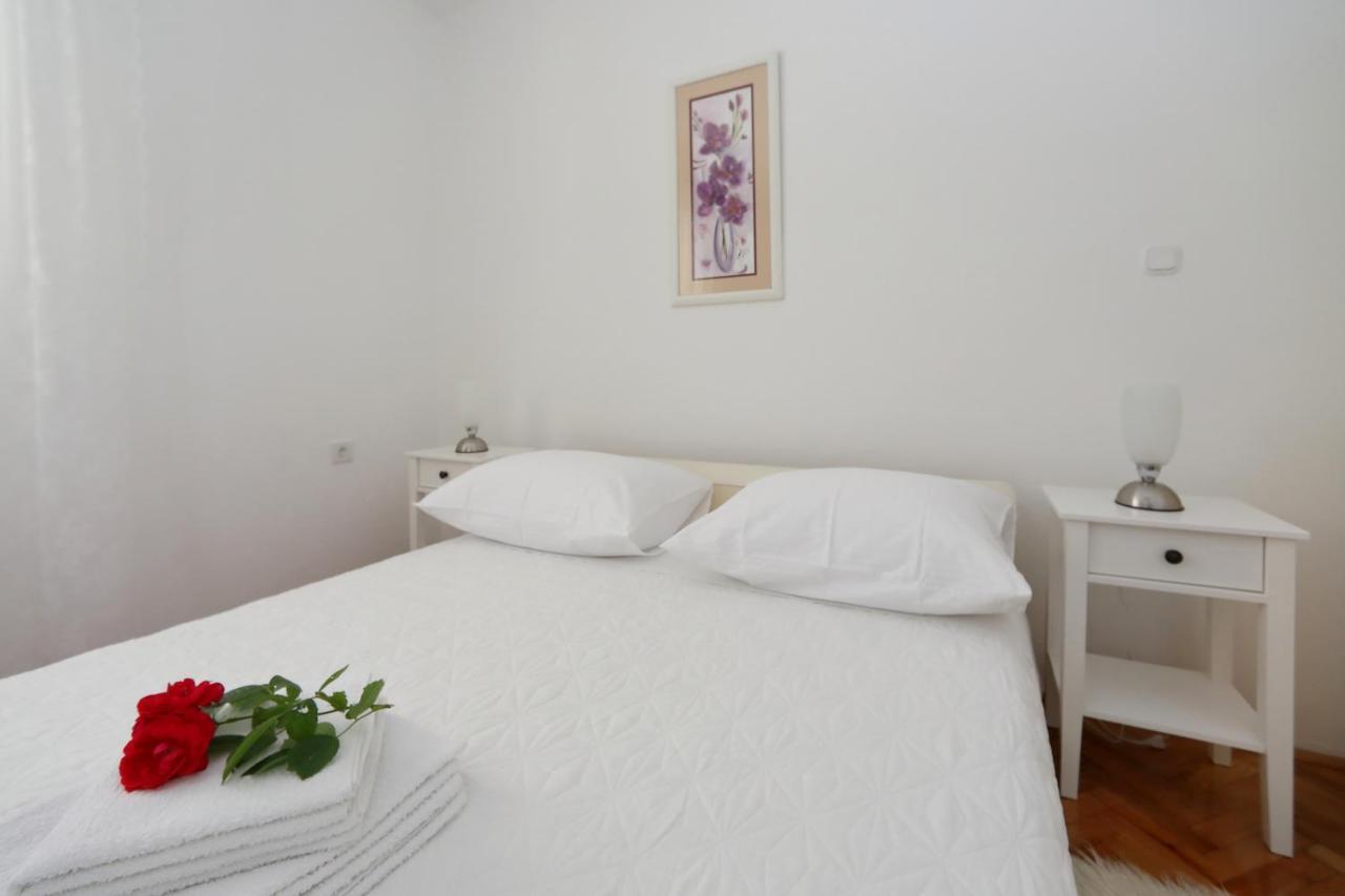 Apartments Adrian บาร์บินเย ภายนอก รูปภาพ