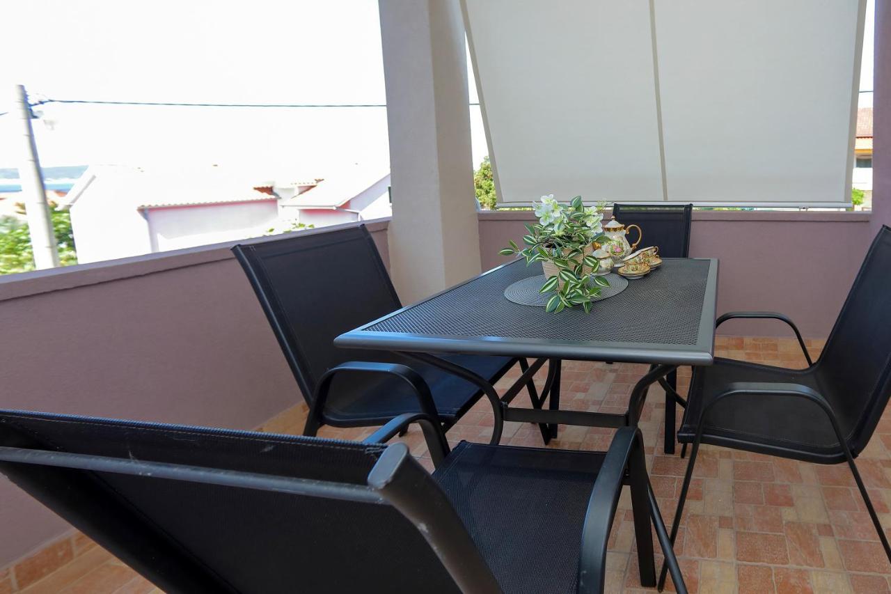 Apartments Adrian บาร์บินเย ภายนอก รูปภาพ