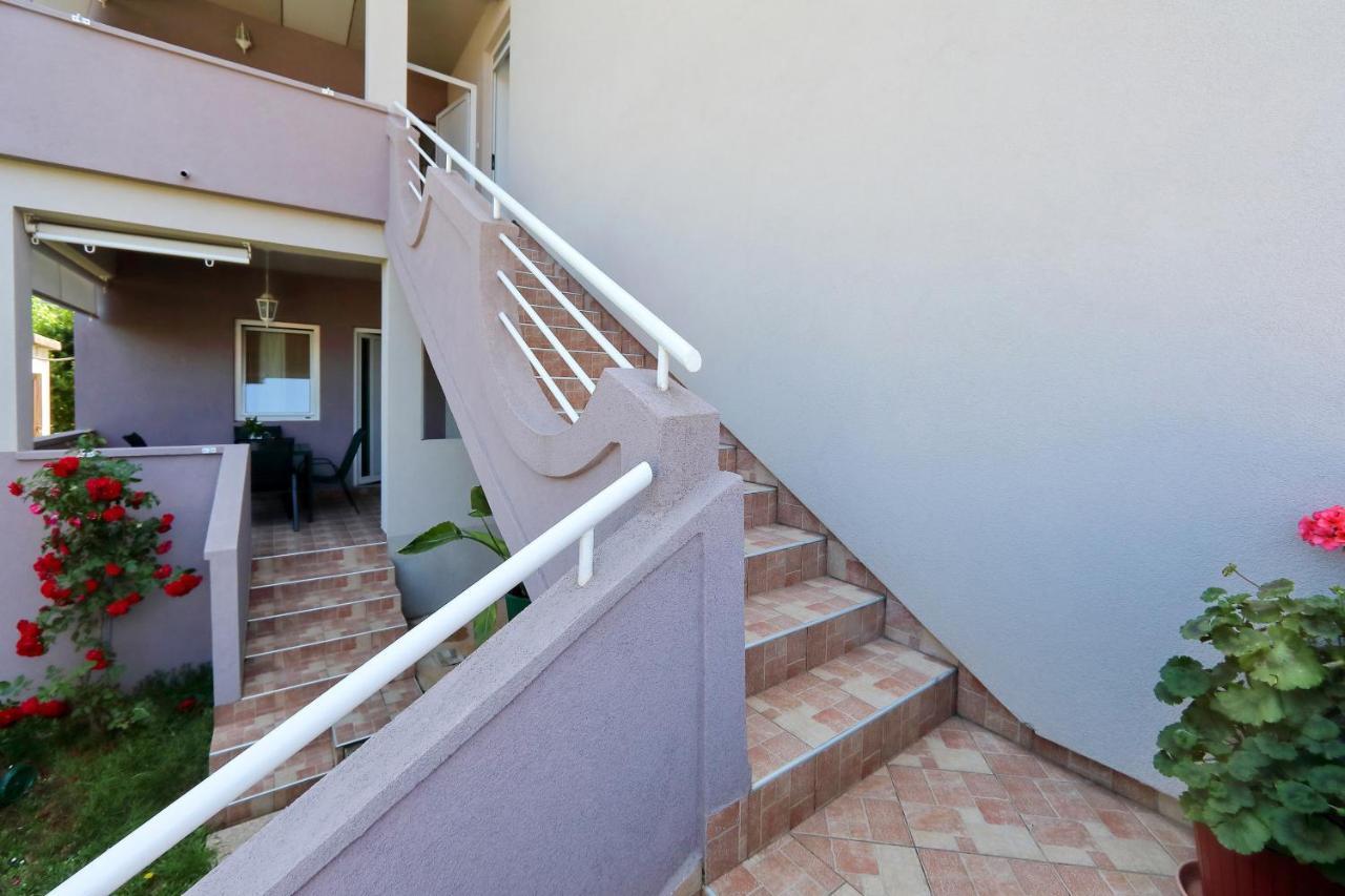 Apartments Adrian บาร์บินเย ภายนอก รูปภาพ
