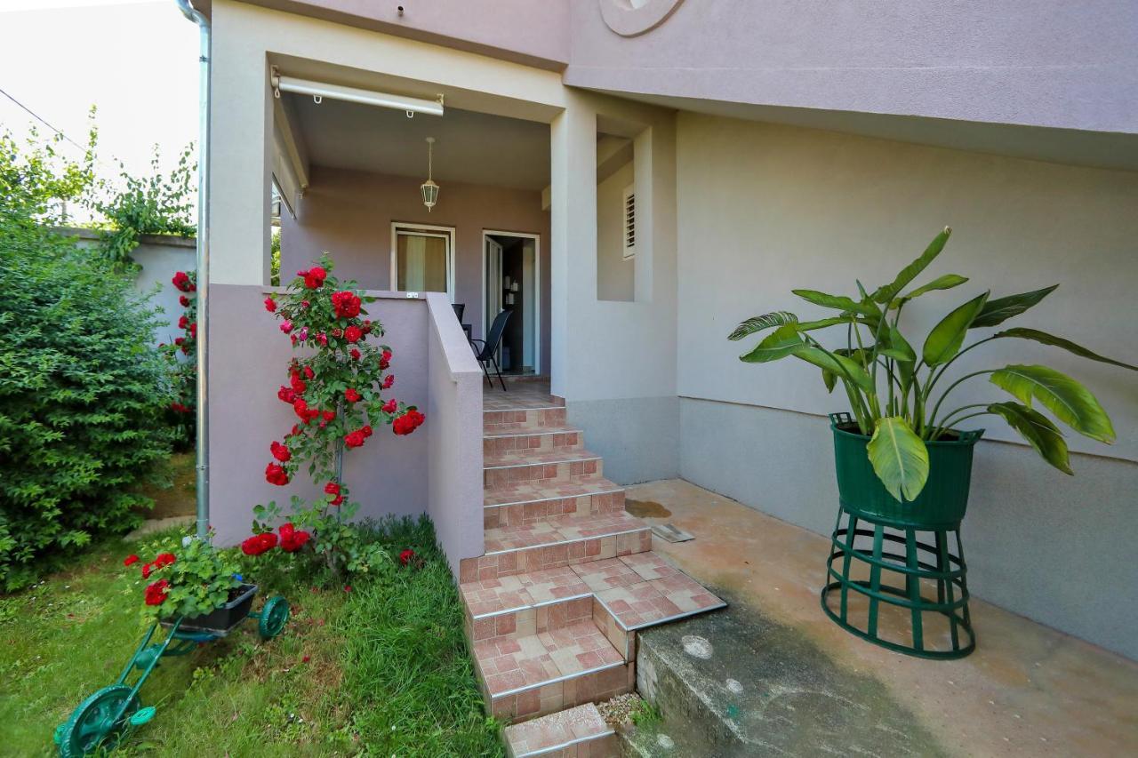 Apartments Adrian บาร์บินเย ภายนอก รูปภาพ
