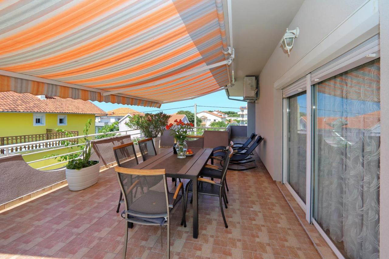 Apartments Adrian บาร์บินเย ภายนอก รูปภาพ